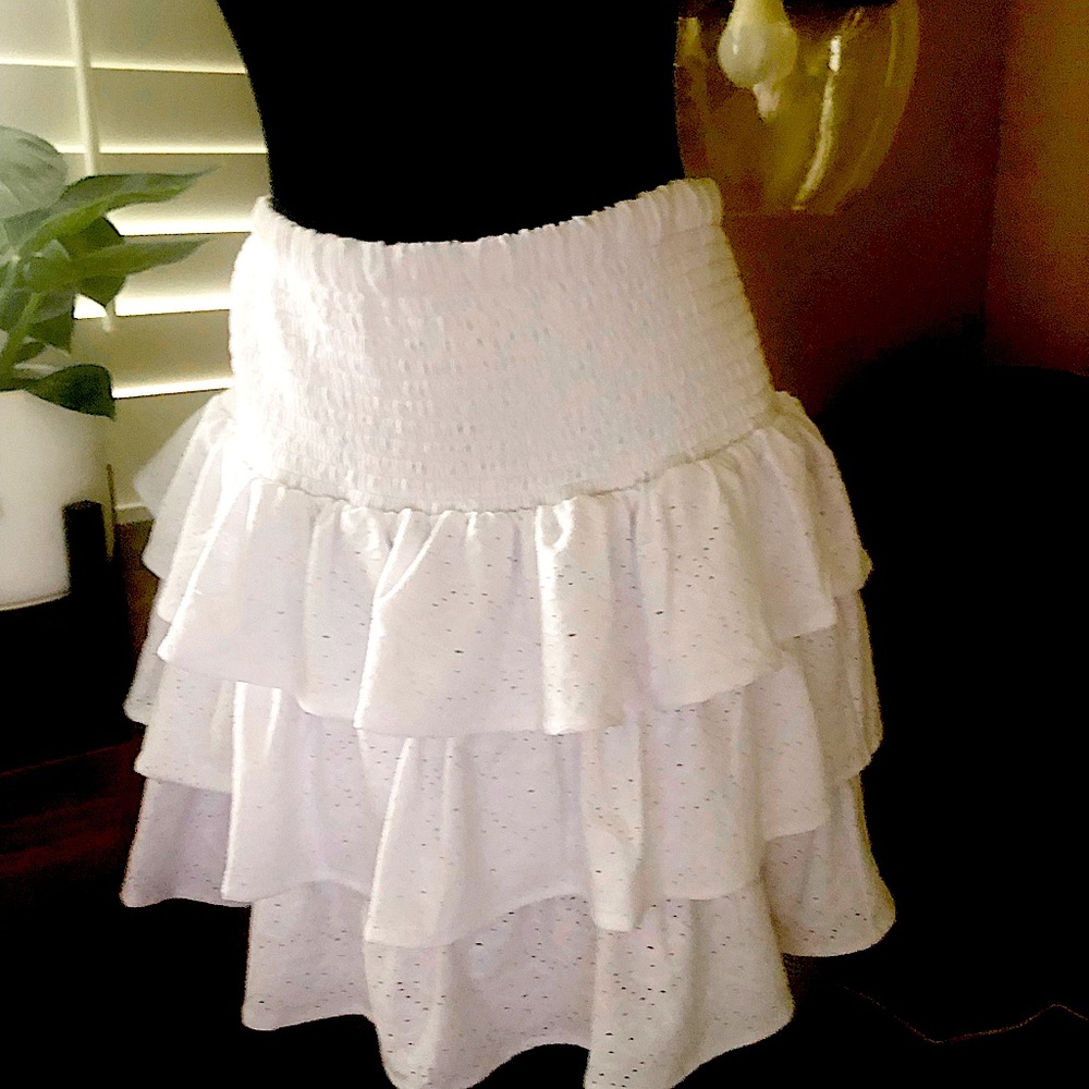 NWT Michael Kors short white ruffle skirt